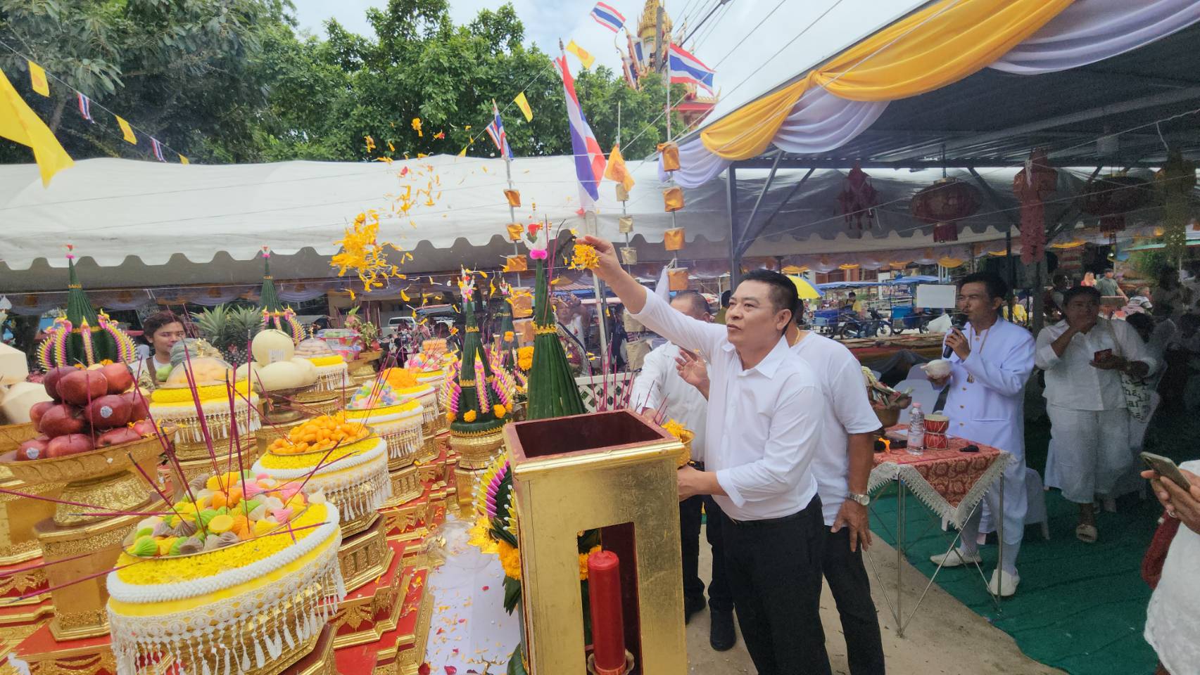 วัดมาบตาพุด ทำพิธีเททองหล่อพระเกจิเมืองระยอง 9 เกจิแห่งทิศบูรพา