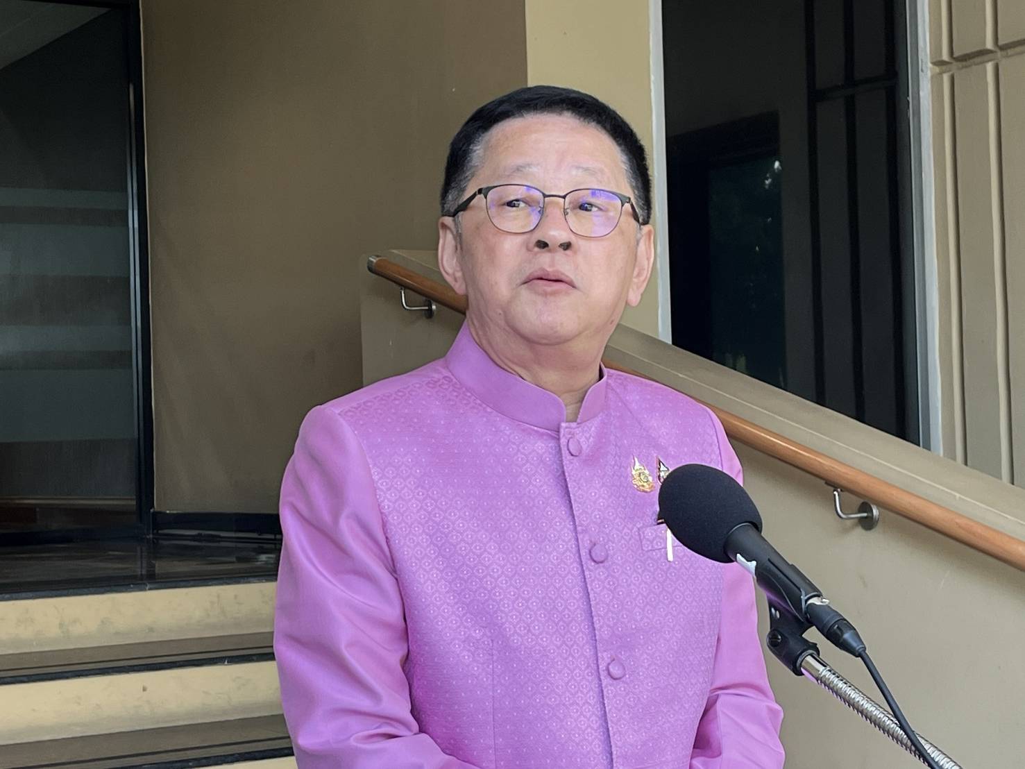 "ประเสริฐ" เผยถอนใบอนุญาต " ดิ ไอคอน" ยังดำเนินการอยู่ ลั่นขยายเวลาสอบเทวดาสคบ.รอบนี้ต้องได้ข้อสรุป ยันไม่มีมวยล้มแน่นอน 
