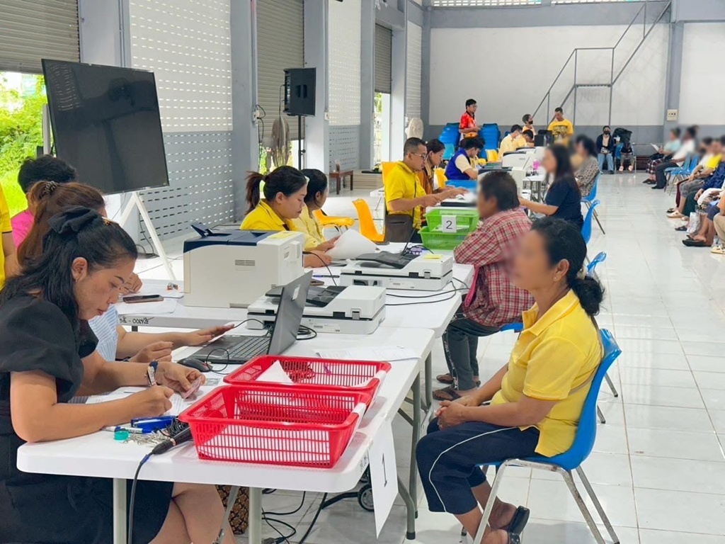 2 นายอำเภอ เร่งทำทะเบียนผู้ได้รับสัญชาติไทย เกือบ 2 พันคน