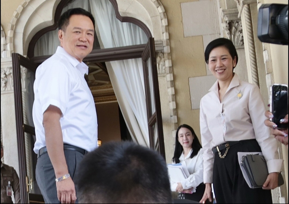 "อนุทิน" อวยพรสงกรานต์ ปล่อยใจพักผ่อนให้เต็มที่! ยันน้ำมันมีพอ ส่ง "สุริยะ" บินเจรจาปุ๋ย-น้ำมันต่างแดน 