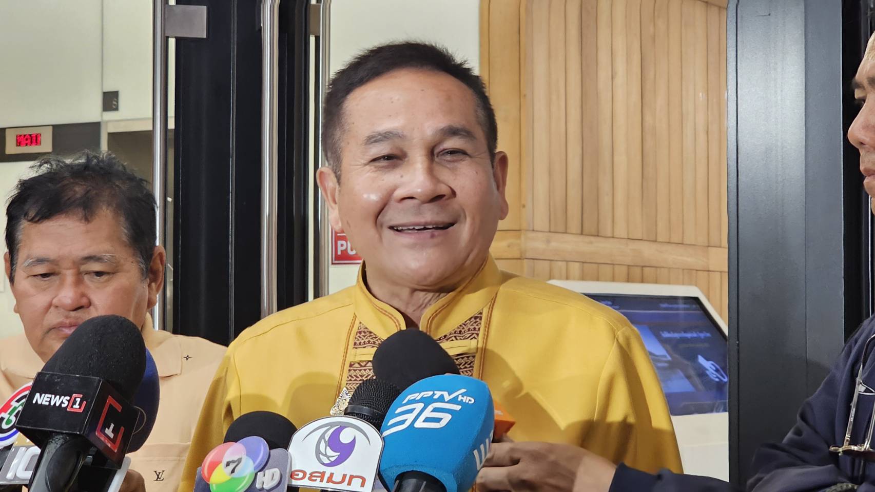 "กมธ.ทหาร วุฒิ" เชิญ "รมช.กลาโหม" แจงสถานการณ์ชายแดนไทย-กัมพูชา 24 ก.ค.นี้ 