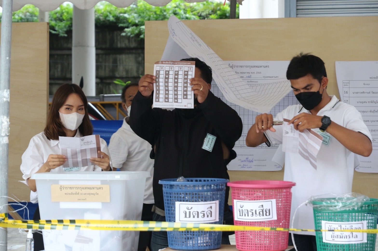 ด่วน! ผลนับคะแนน ผู้ว่าฯกทม. “ชัชชาติ” นำโด่งทิ้งห่าง ‘วิโรจน์-พี่เอ้” 