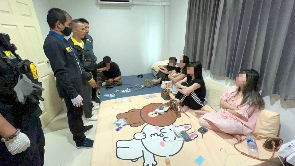 ลุยค้น 4 จุด รวบแก๊งเวียดนาม 6 ราย ปมซุกไอซ์ในกระปุกมะขามส่งญี่ปุ่น