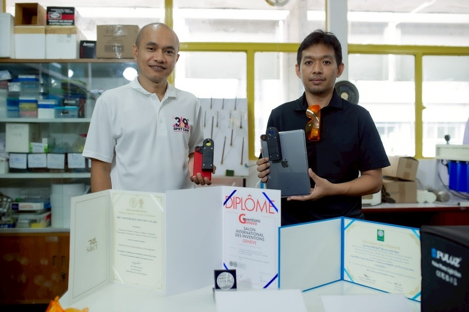 นวัตกรรมไทยสุดล้ำ! “วัตสัน” อุปกรณ์ตรวจวัตถุพยาน ยกระดับงานนิติวิทยาศาสตร์ ฝีมือทีมวิจัย ม.อ.