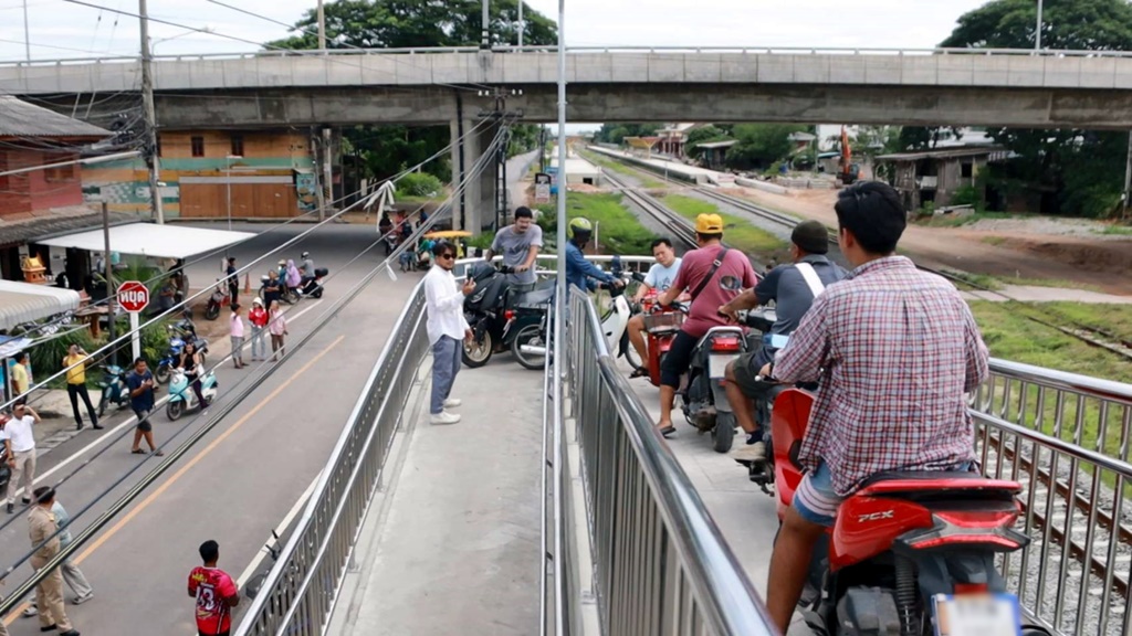 สะพานกลับรถที่แคบที่สุดในประเทศ ทำชาวบ้านเดือดร้อนหนัก!