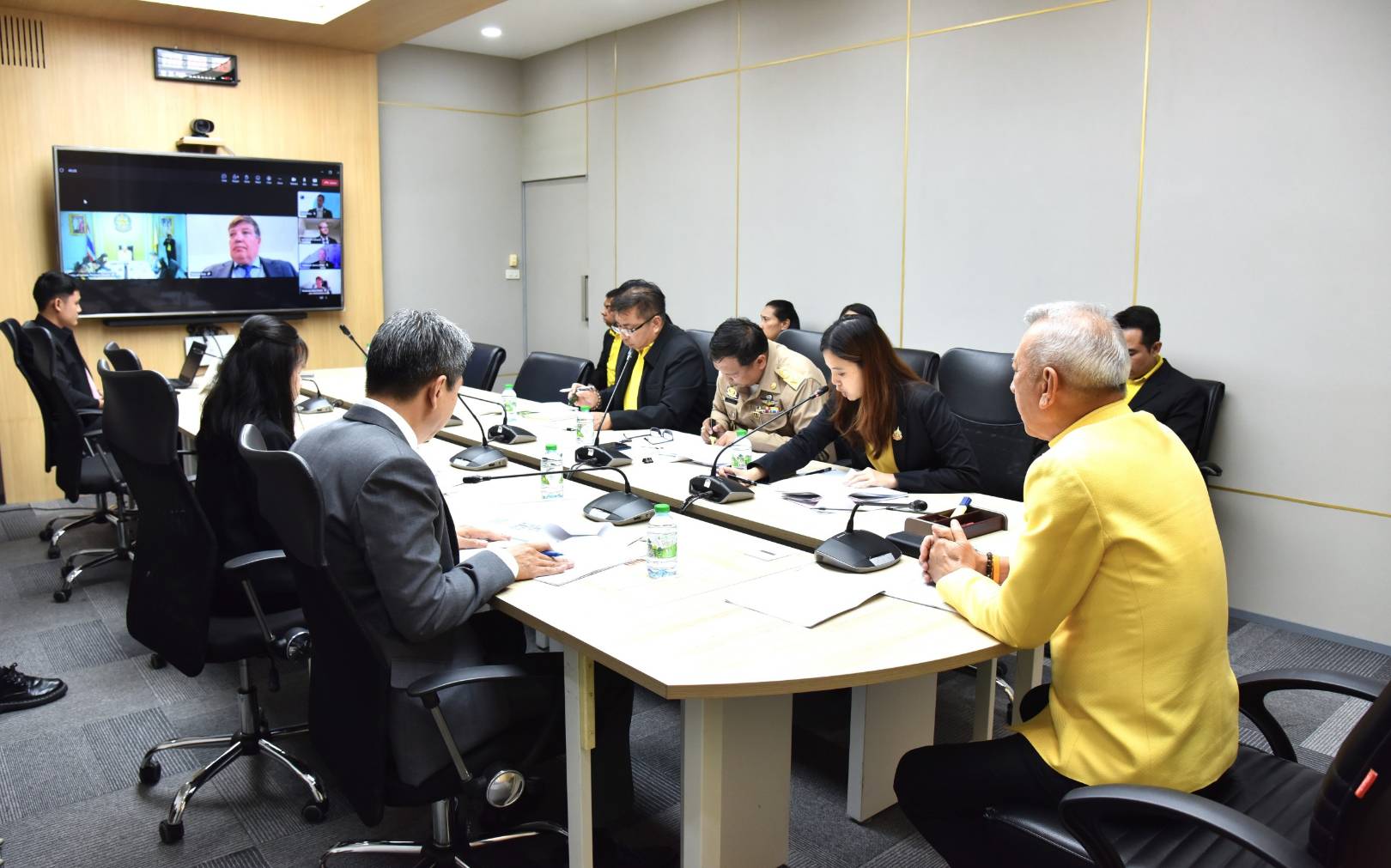 “พิพัฒน์” คอนเฟอเรนซ์ รมว.เศรษฐกิจและการจ้างงานฯ พร้อมรับแรงงานไทยเก็บเบอร์รี่ป่าไปทำงานในฟินแลนด์   
