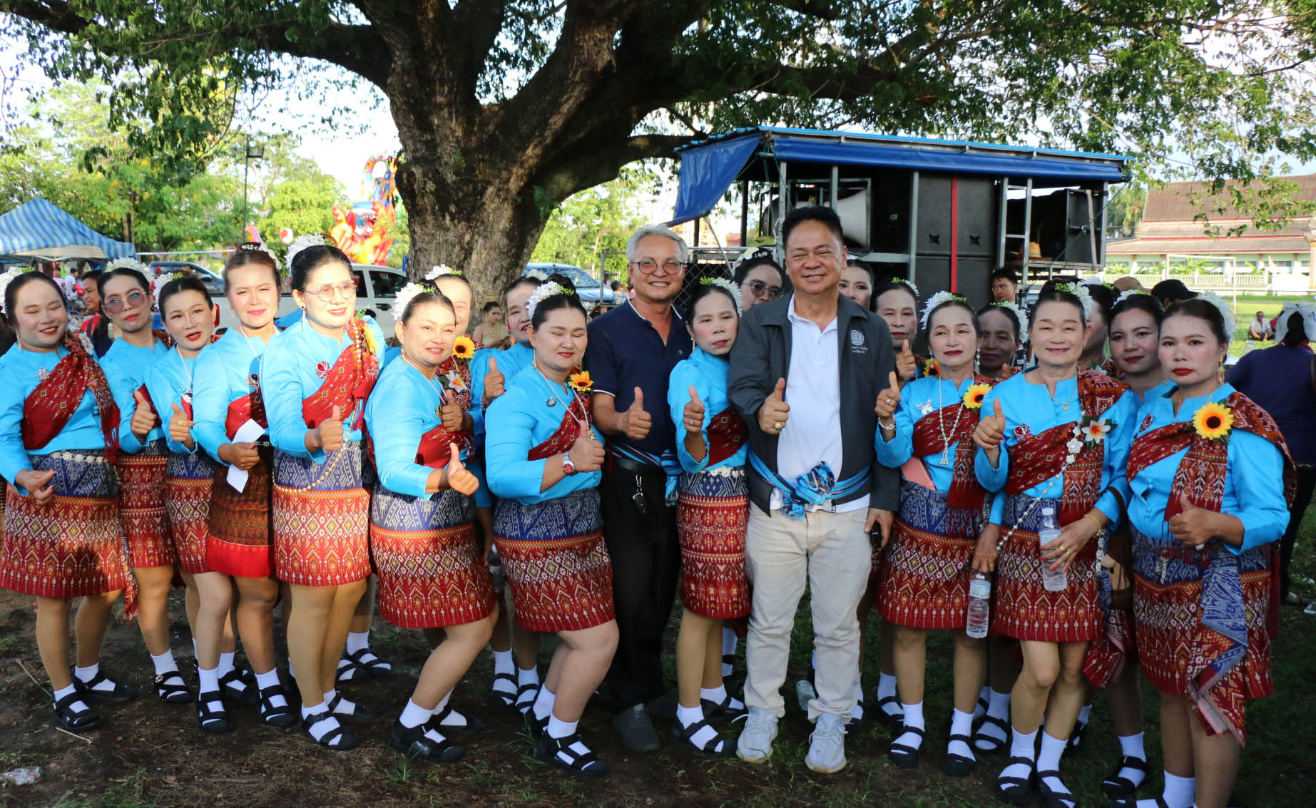 กาฬสินธุ์ ส.ส.หมูวิรัช ร่วมชาวบ้านหนองทุ่ม จัดงานบุญบั้งไฟสืบสานประเพณีอีสาน
