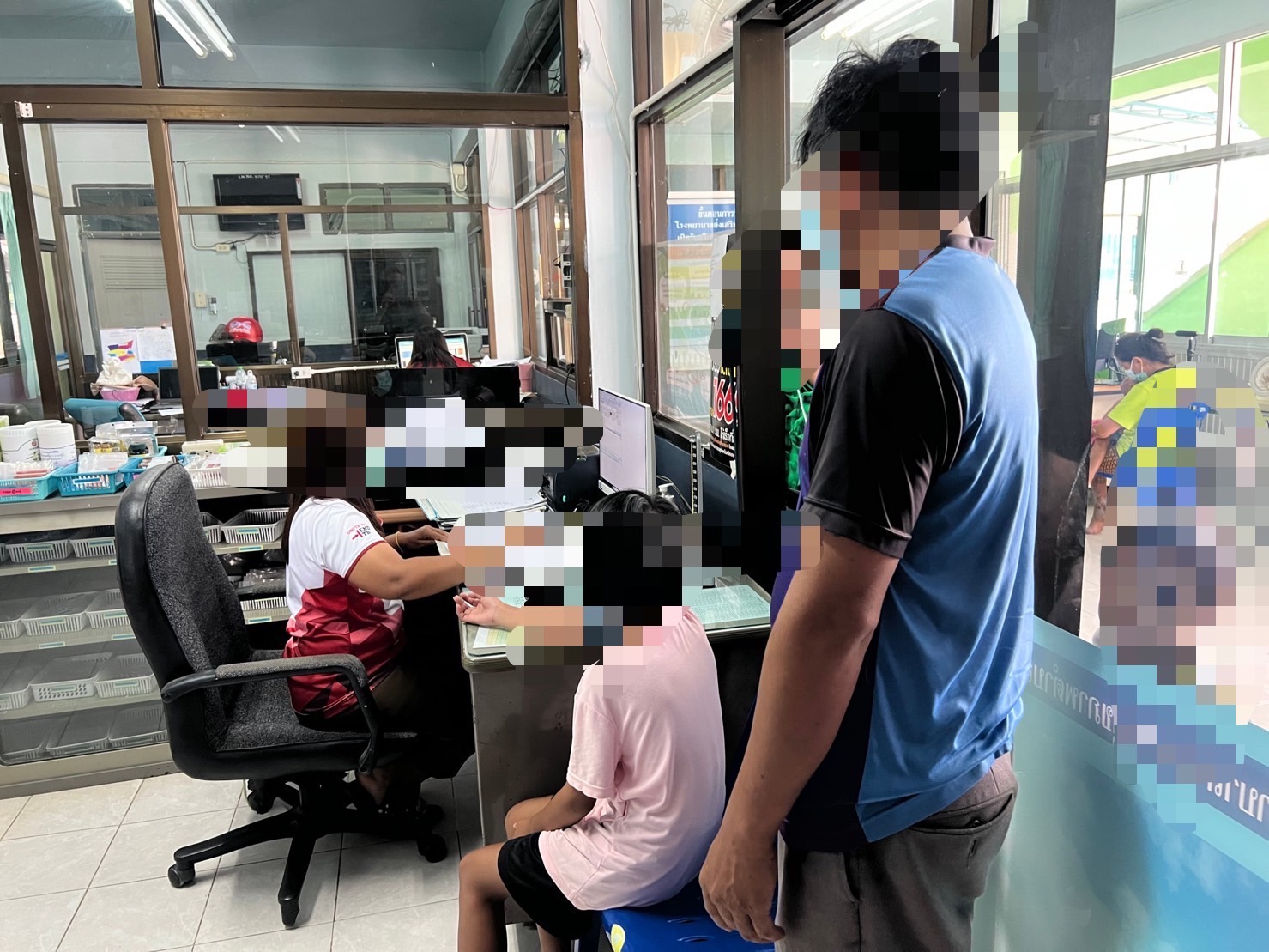 คืบหน้าเด็ก 2 ขวบกินมะยมดองติดคอดับ นพ.สสจ.ยันมีคลิปภาพจนท.รพ.ช่วยเหลือเต็มที่แล้ว