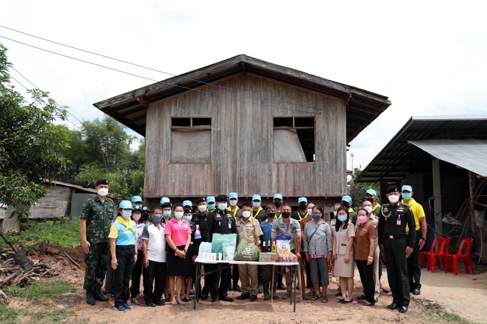 ผบ.มทบ.38  รุดเยี่ยมให้กำลังใจ-บริการทางการแพทย์แก่ประชาชนกลุ่มเปราะบาง