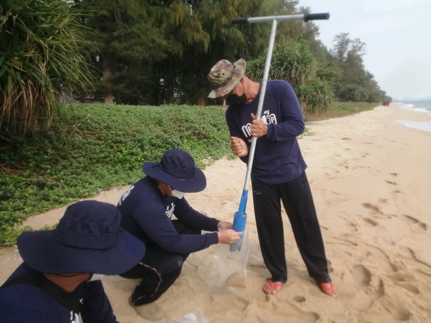 "กองทัพเรือ" ปฏิบัติภารกิจตรวจสอบคุณภาพน้ำทะเล-สำรวจใต้ทะเลต่อเนื่อง แม้ยุติภารกิจกู้คราบน้ำมัน