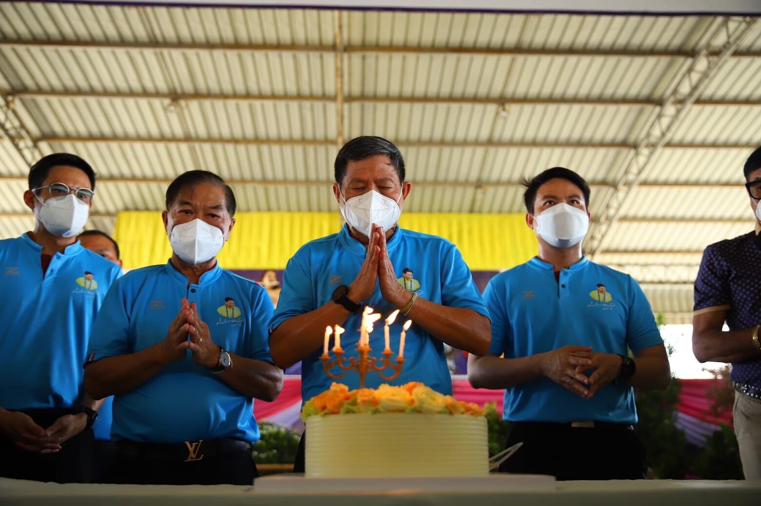 ตบเท้าอวยพรวันเกิด"สมศักดิ์ ปริศนานันทกุล" ครบ 71 ปี 
