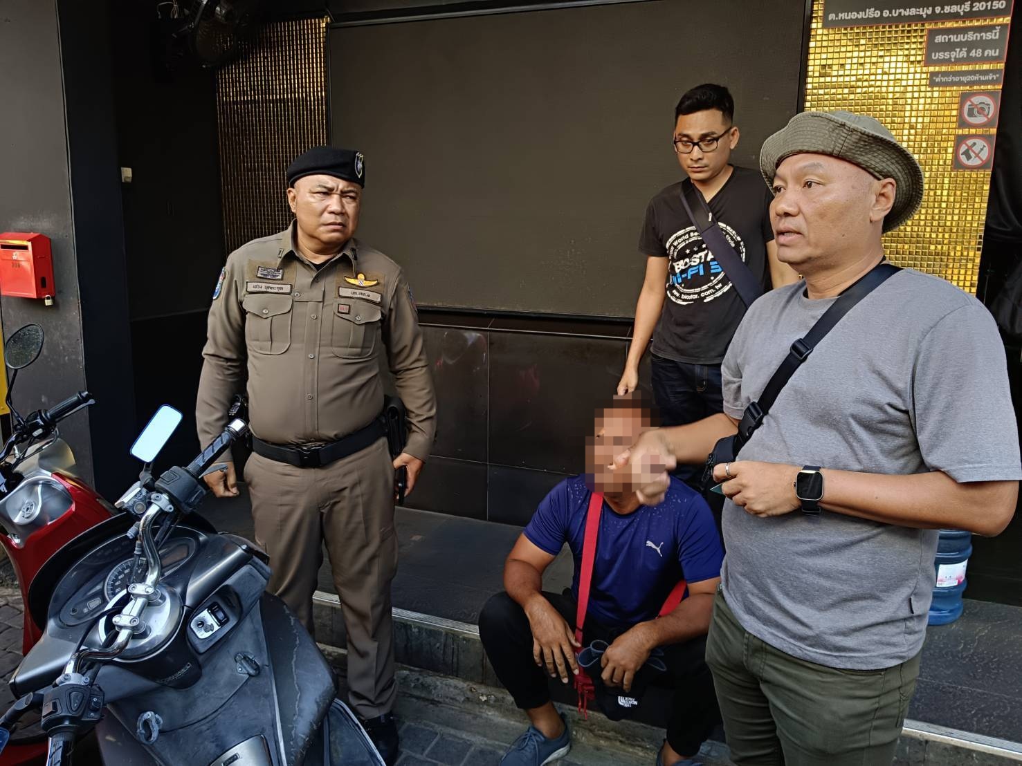 ตร.ทท.พัทยา รวบอดีต "ดาบตำรวจ" โผล่พัทยา เช็คเจอ 2 หมายจับ