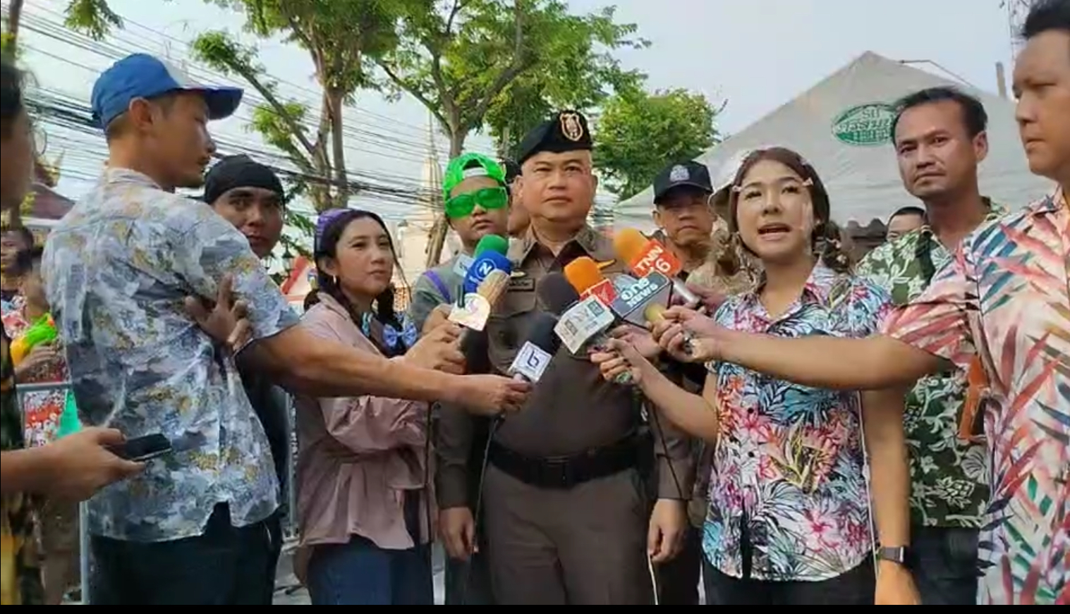 ผบก.น.1 ลงพื้นที่ตรวจความเรียบร้อย ภายในกิจกรรม "สงกรานต์" ถนนข้าวสาร เน้นย้ำมาตรการความปลอดภัย