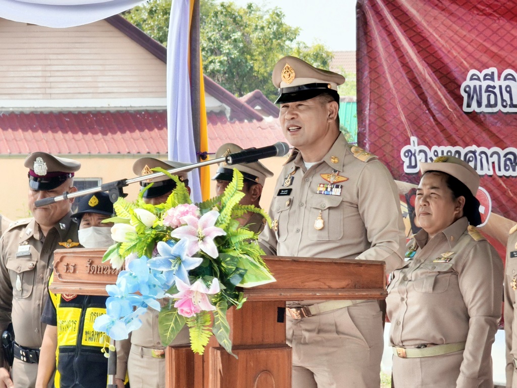 นอภ.เมืองลพบุรี ตรวจจุดบริการประชาชน อำนวยความสะดวกช่วงสงกรานต์ 2567