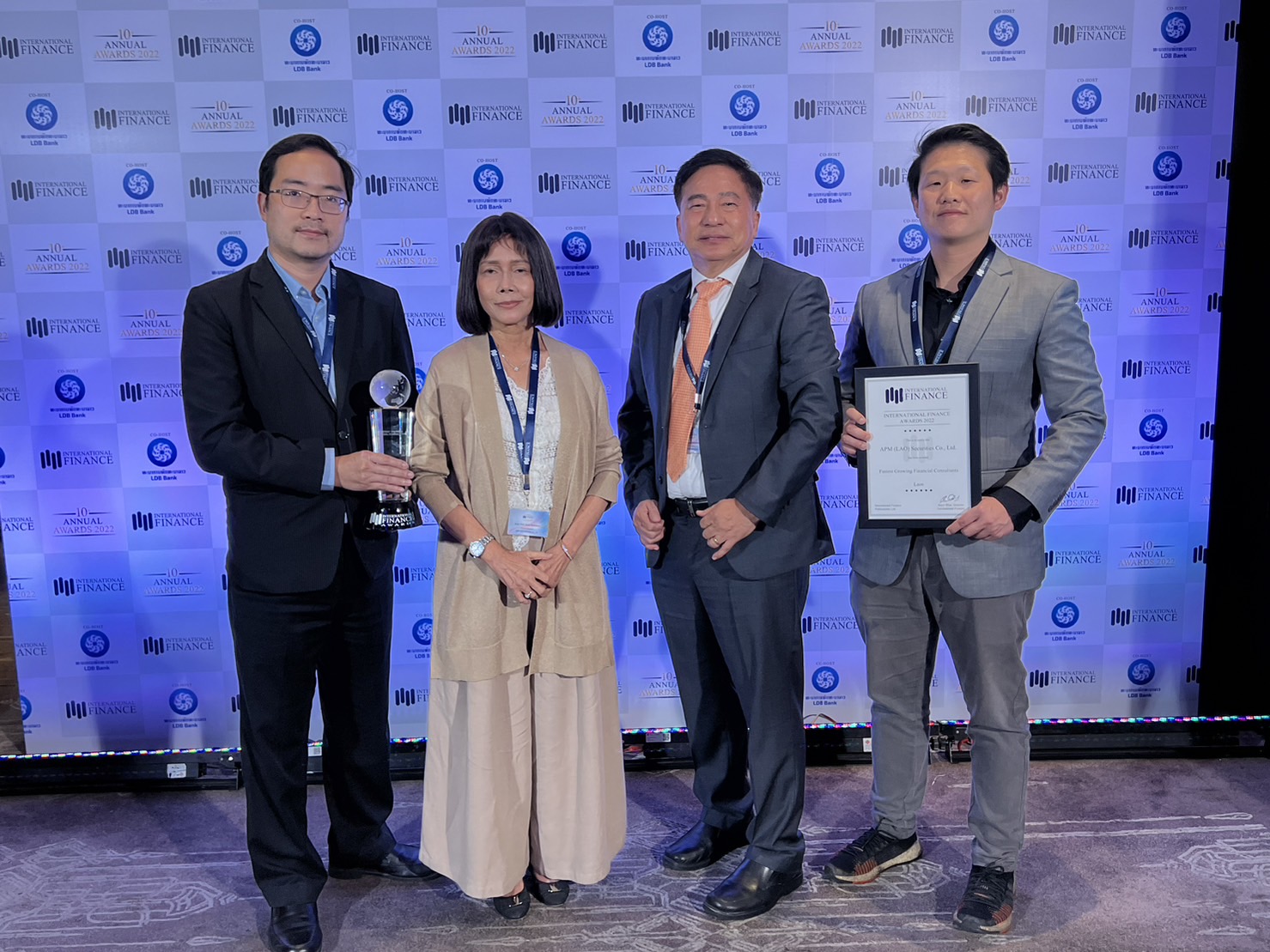 APMLAO รับรางวัลสาขา Fastest Growing Financial Consultant