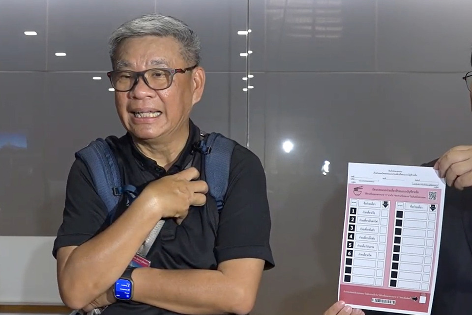 โซเชียลขุดวีรกรรม “สมชัย” หลังเปิดเกมเล่นงาน กกต. ปมบัตรเลือกตั้งบาร์โค้ด