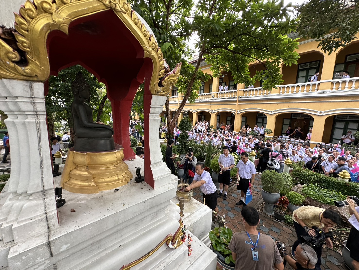 เปิดเทอมวันแรก รร.สวนกุหลาบฯ จัด“มหัศจรรย์วันสุภาพบุรุษสวนกุหลาบ“ครั้งที่ 13 osk97ต้อนรับน้อง ม.1 sk148 อย่างอบอุ่น