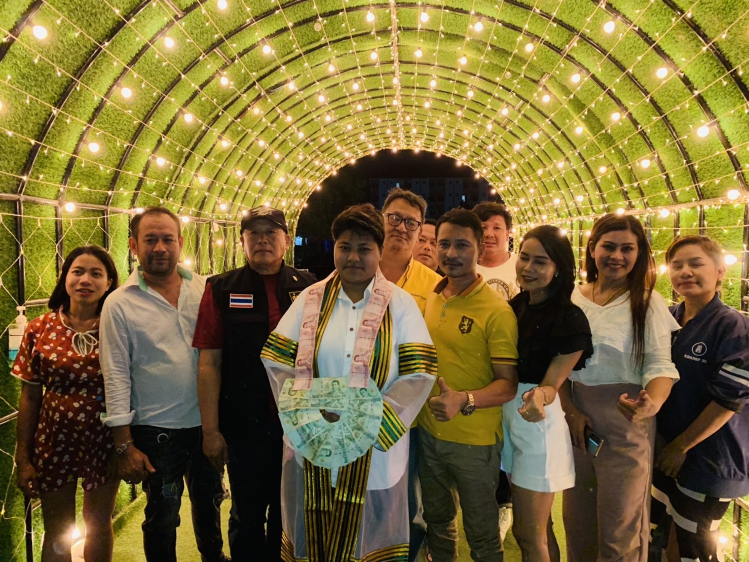 บัณฑิตป้ายแดง