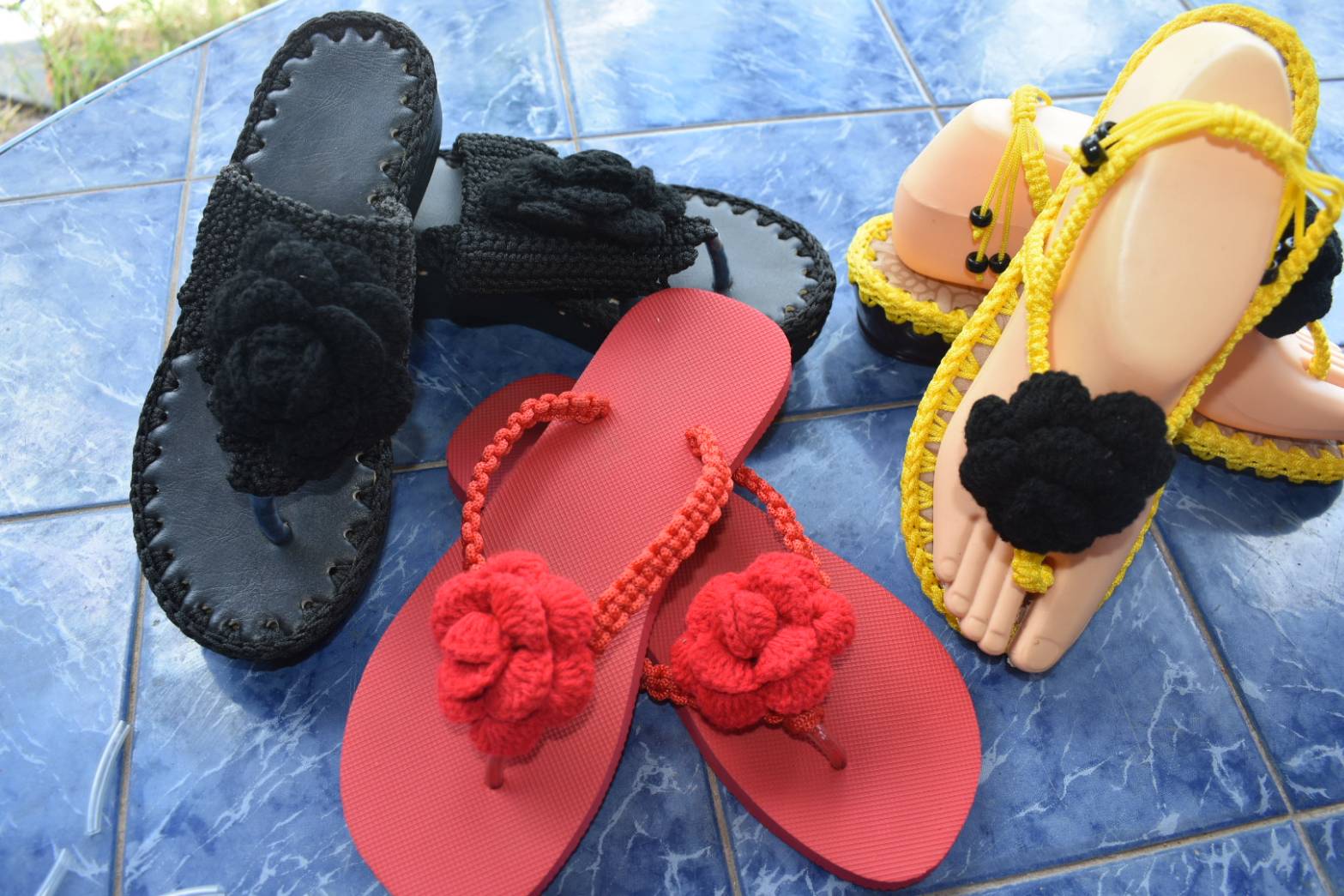 รองเท้างานแฮนด์เมด ฝีมือสตรีมุสลิม พร้อมป้อนตลาดประเทศเพื่อนบ้าน