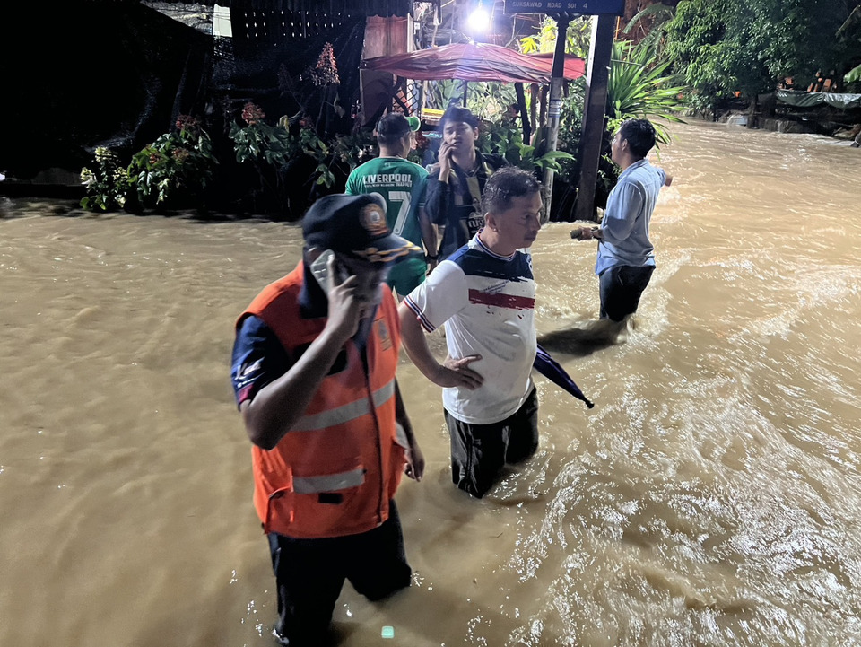 ฝนถล่มใต้กลางดึก! กระบี่-พังงา-ตรัง น้ำล้นตลิ่งท่วมบ้านเรือน ปภ.เตือนไวอพยพปชช.ทันเวลา  