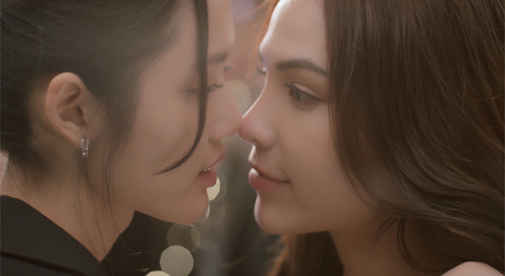 เสียงเพลง (ซอนญ่า ศรัณย์ภัทร์) กลับมาเขียนเพลงให้ วันวิวาห์ (ลูกหมี ปัญญาพัชร) ใน “AFFAIR รักเล่นกล” Ep.6