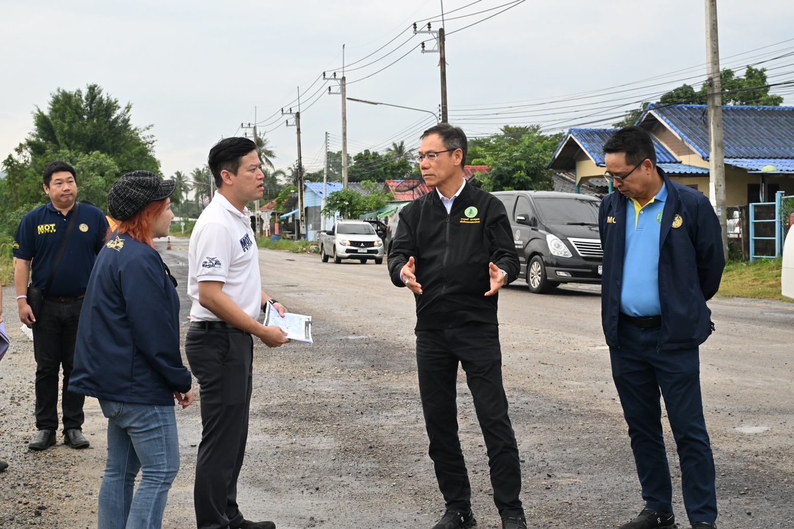 อธิบดีกรมทางหลวงชนบทลงพื้นที่เร่งรัดติดตามโครงการก่อสร้างถนนบริเวณอ.ปลวกแดง 