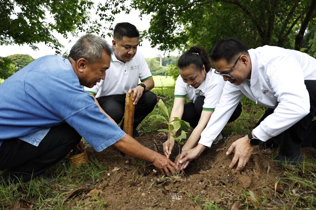 ซีพีแรม-เครือเจริญโภคภัณฑ์ ผนึกภาครัฐเดินหน้า “CPRAM Green Life” ปลูกต้นไม้สร้างโลกยั่งยืน