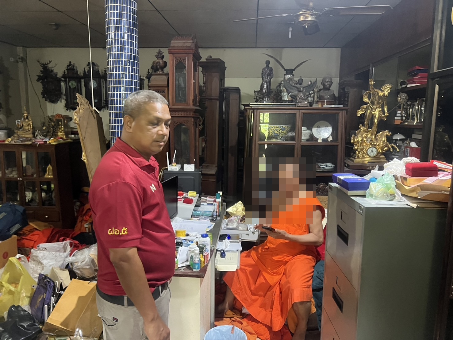 เจ้าอาวาสวัดดังย่านบางแคมอบไวยาวัจกรแจ้งความหลังเงินสด 10 ล้าน-ทองคำหนัก 250 บาทหายไปจากกุฏิวัด
