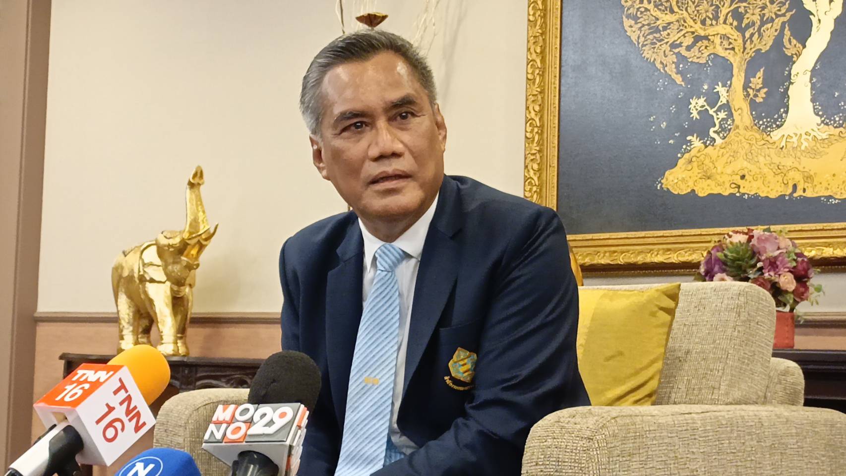 "ปธ.กกต." ฮึ่ม!!อย่าคิดฮั้วเลือกสว.เตือนจับได้ฟันโทษหนัก ตัดสิทธิการเมือง 10 ปี ชี้แคมเปญ"ก้าวไกล"ไม่ขัดกฎหมาย