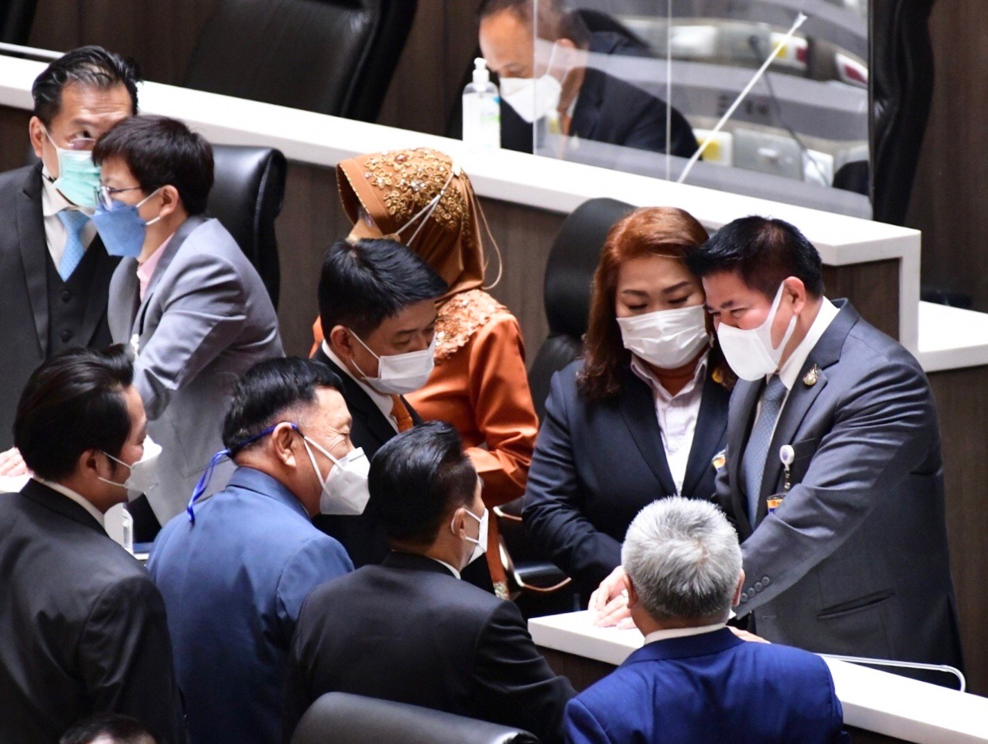  โชว์พาวเวอร์ ! "ธรรมนัส" เชิญ "พรรคเล็ก"กินข้าวเที่ยงพรุ่งนี้ จับตาแถลงท่าที ยันไม่มีแจกกล้วย