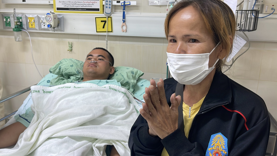 แม่พลทหารซาบซึ้งในพระมหากรุณาธิคุณ ลูกชายขอเป็นขาสุดท้ายเหยื่อระเบิด 