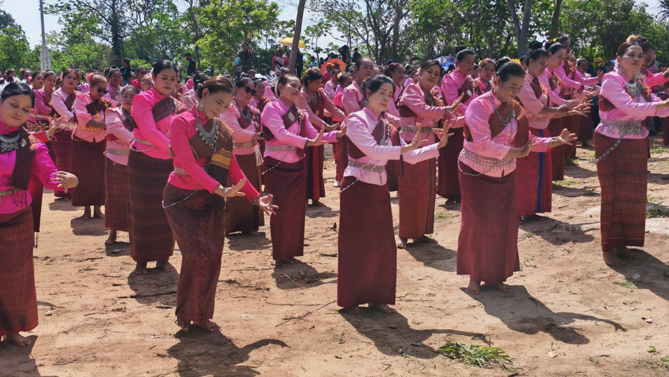 สุรินทร์จัดครั้งแรก! นางรำ 200 ชีวิต บวงสรวง “ปราสาทคนา” หลังทวงคืนขึ้นทะเบียนโบราณสถานชาติ