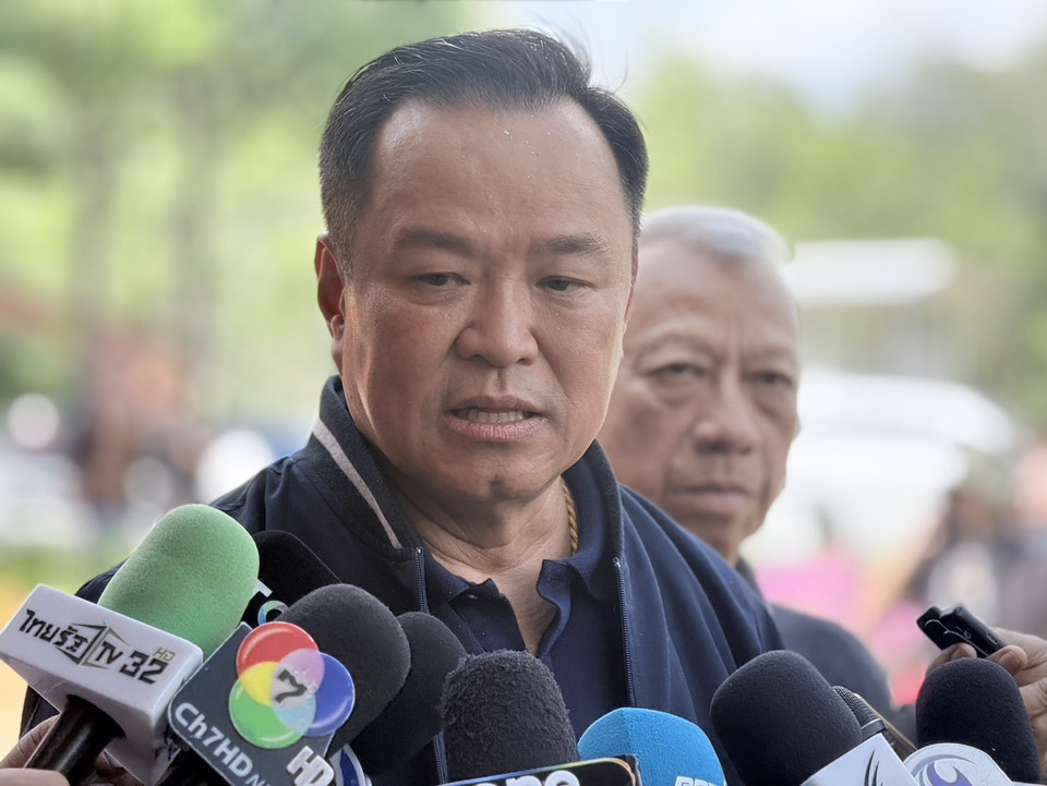 “นายกฯ” ไล่ “ผู้ว่าฯ รฟท.” พิจารณาตนเอง เหตุเครนรถไฟความเร็วสูงถล่ม ลั่น ต้องมีผู้รับผิดชอบ ถาม “กรมบัญชีกลาง” ทำไมไม่ขึ้นบัญชีดำผู้รับเหมา
