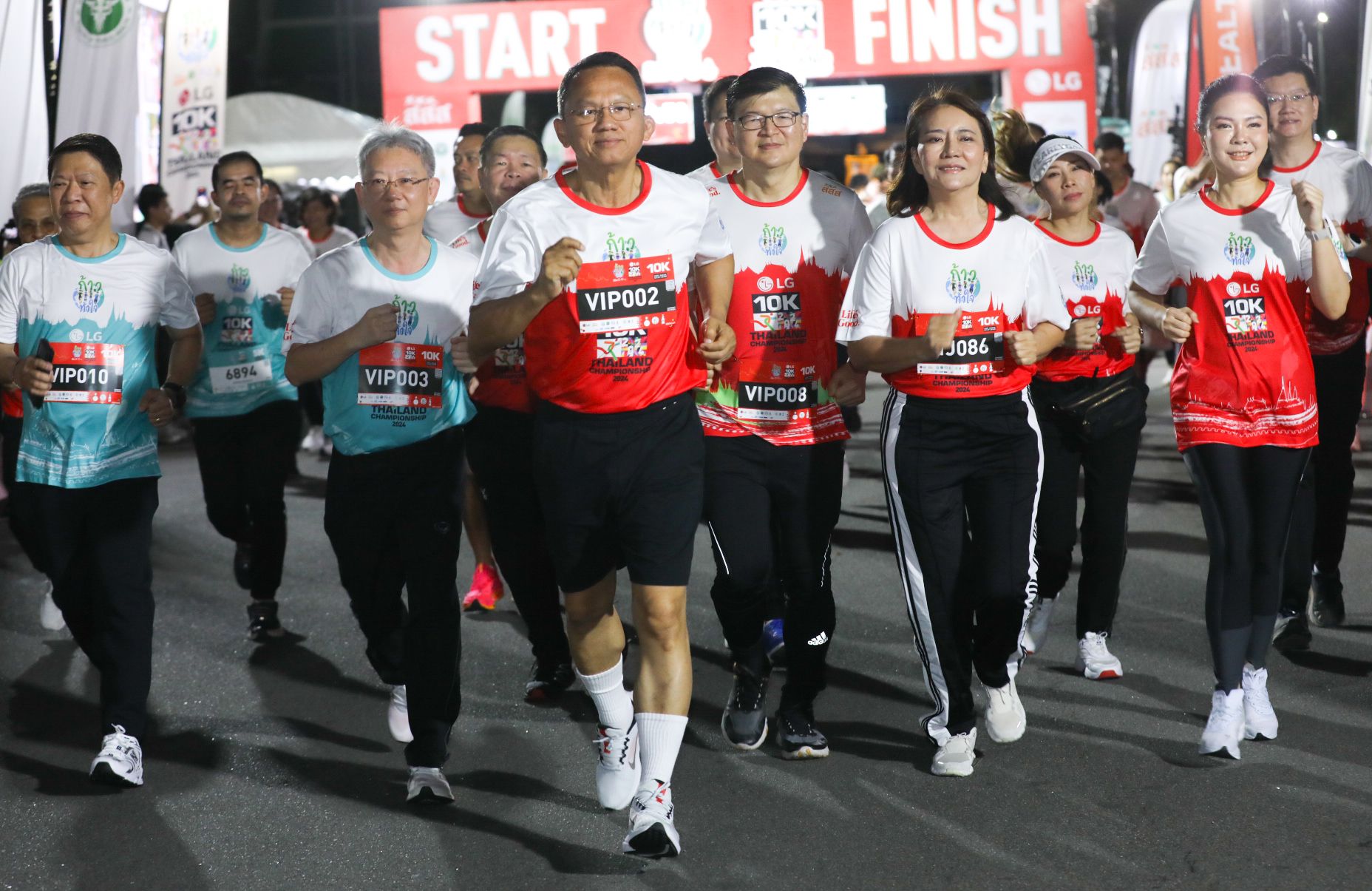 “สมศักดิ์” สุดฟิต! เปิดงานวิ่ง ”ก้าวท้าใจ 10K Thailand Championship 2024” พร้อมร่วมวิ่ง 5 กิโลเมตร