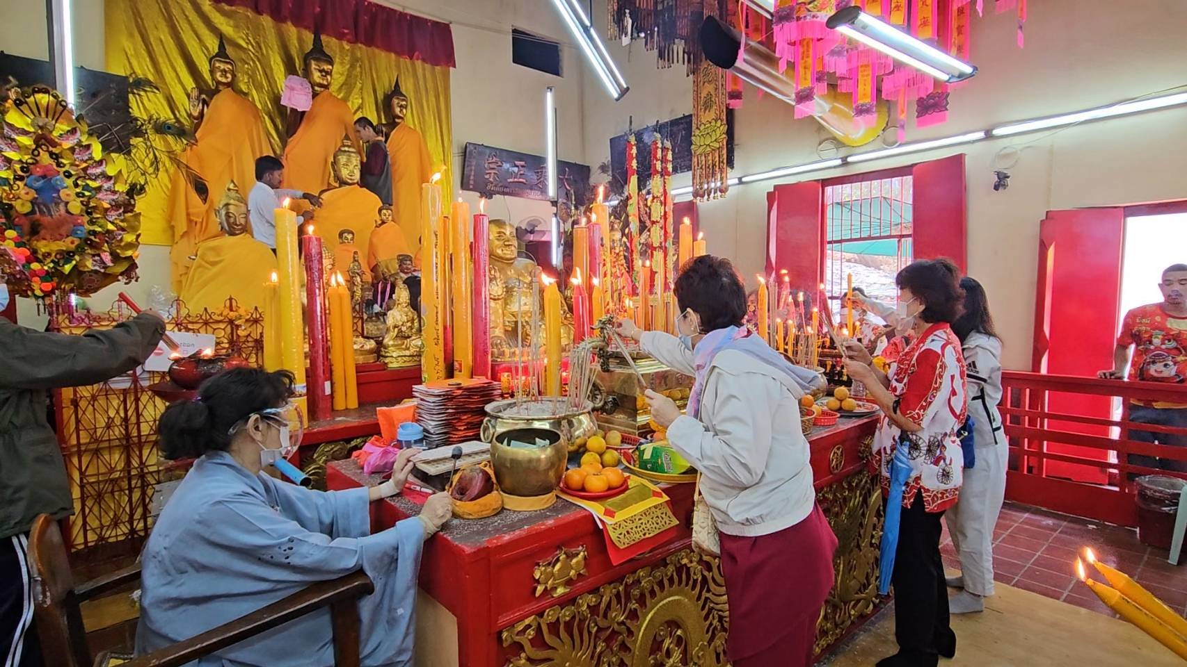 ชาวพุทธจีน-ไทยทั่วสารทิศรับพาสปอร์ตสู่สวรรค์หนึ่งเดียวในไทยพร้อมแห่นมัสการรอยพระพุทธบาท 