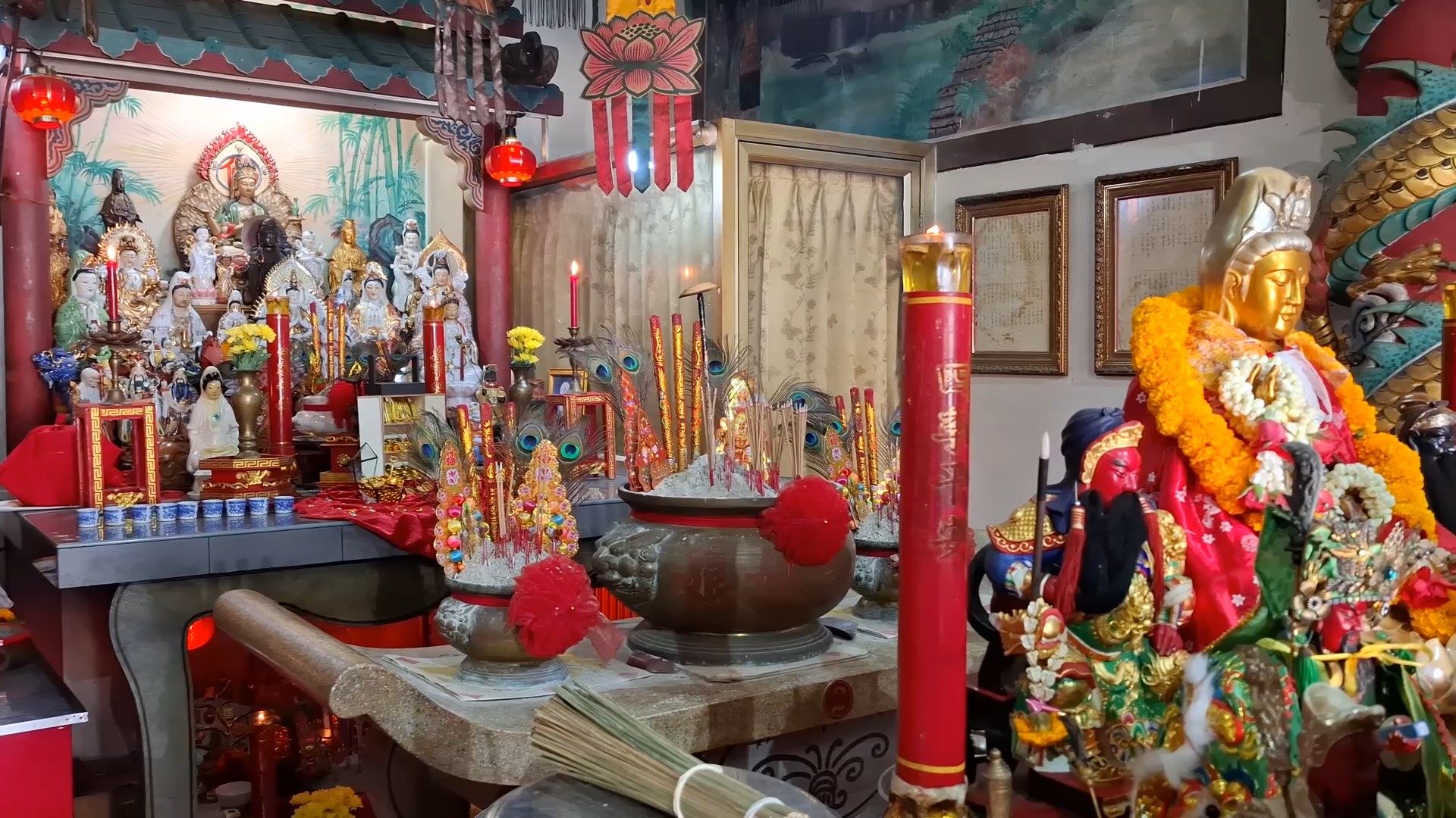 ชาวสงขลาแห่ขอพรวันเปิดคลังมหาสมบัติพระโพธิสัตว์กวนอิม