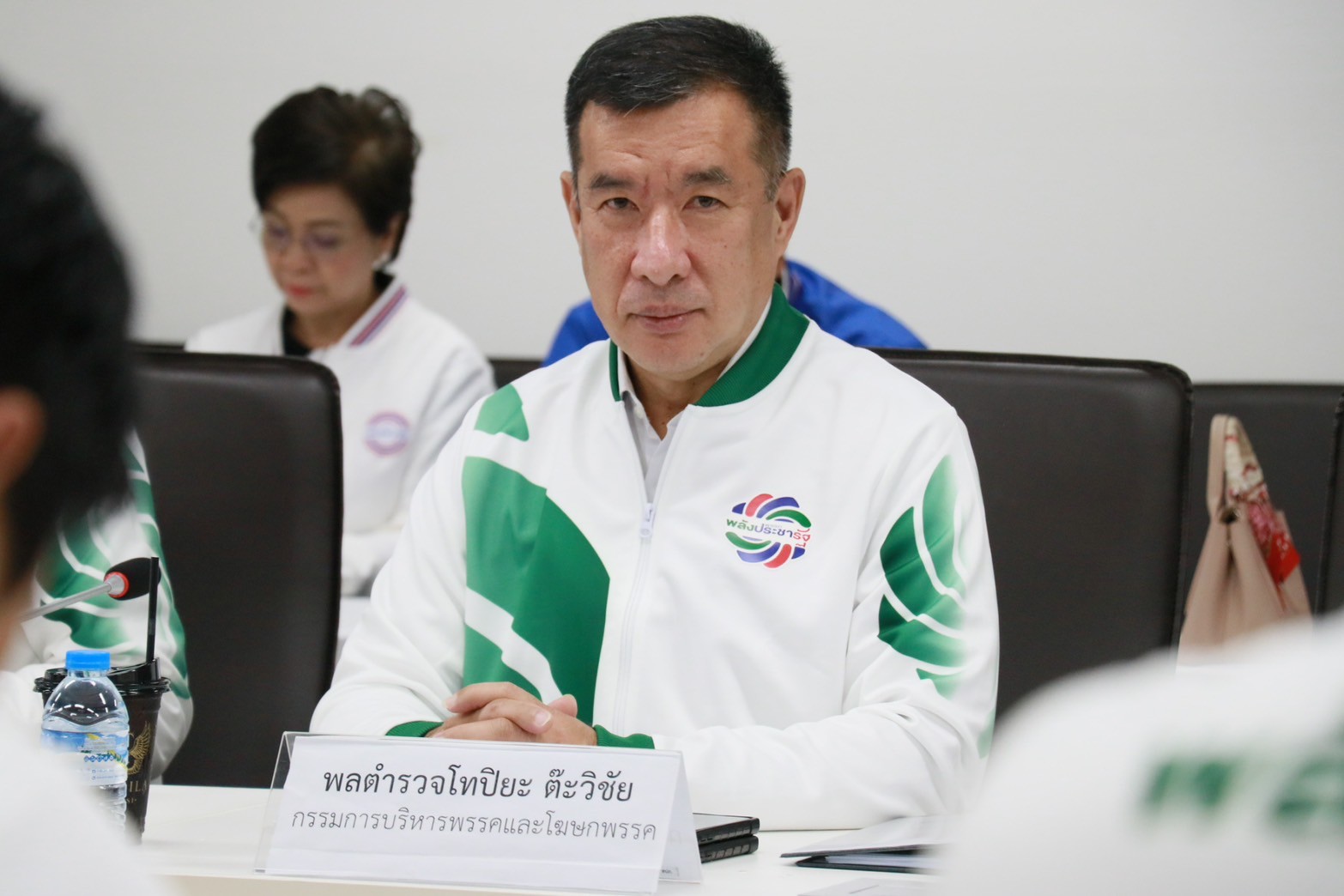 "พปชร." ฟาด "รัฐบาล" ! ไทยถูกสหรัฐฟันภาษี 36% โวย "อิ๊งค์"  ลอยตัว เศรษฐกิจพัง นักลงทุนหนี ส่งออกส่อเสียหายหลายแสนล้าน