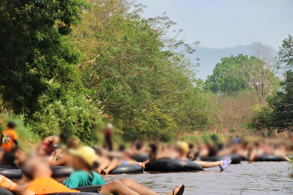 เจ้าของรีสอร์ทเมืองปายโวย แอบขายของมึนเมาให้นทท.เล่นห่วงยาง จับได้บุกรุกเข้ามาเล่นจ้ำจี้