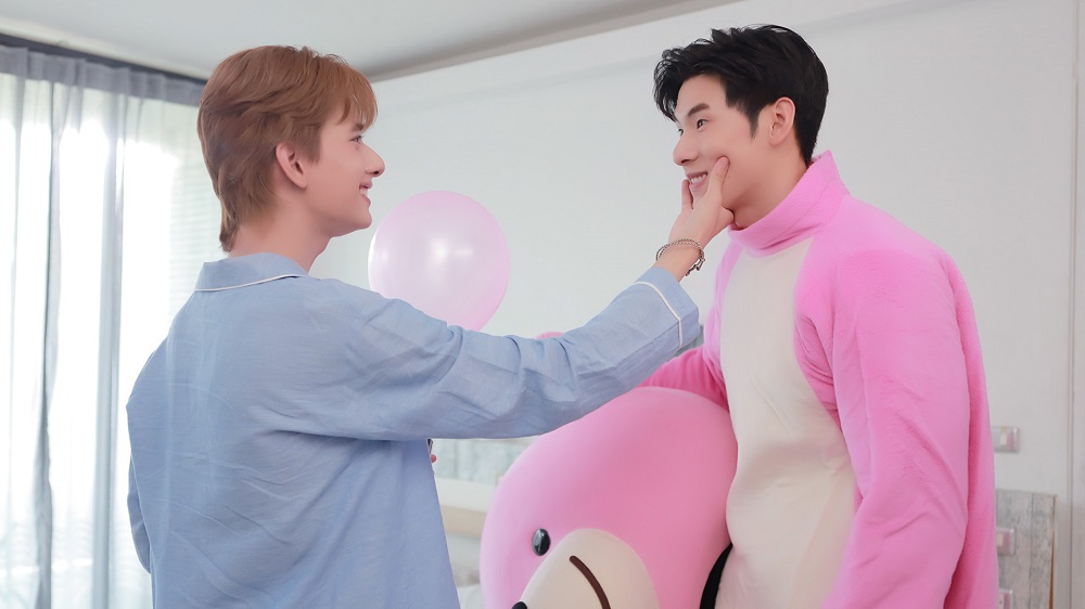  “ปาร์ค” ปล่อยโฮ! กับ 1 วันพันเรื่องราว “บิ๊ก” สวมกอดปลอบใจส่งท้าย ซีรีส์ “Monster Next Door พี่เขาบุกโลกของผม”