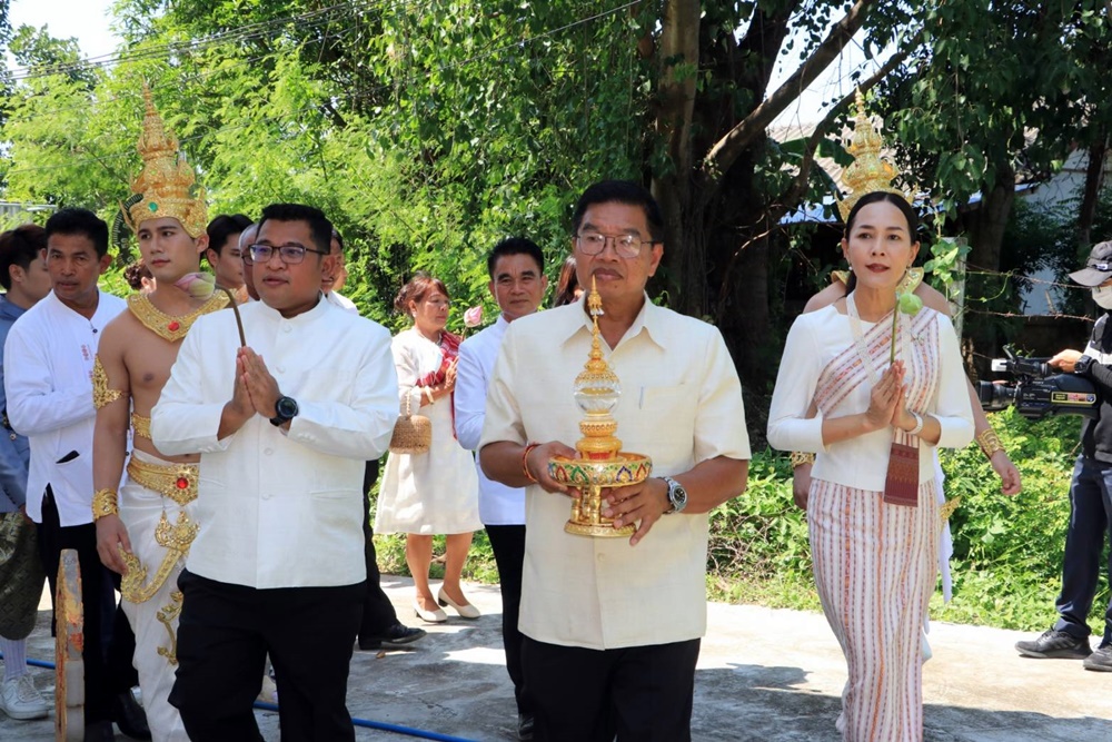 รองผู้ว่าฯร้อยเอ็ด อัญเชิญพระบรมสารีริกธาตุ-หน่อต้นพระศรีมหาโพธิ์ มาประดิษฐาน ณ วัดบ้านหนองบั่ว 