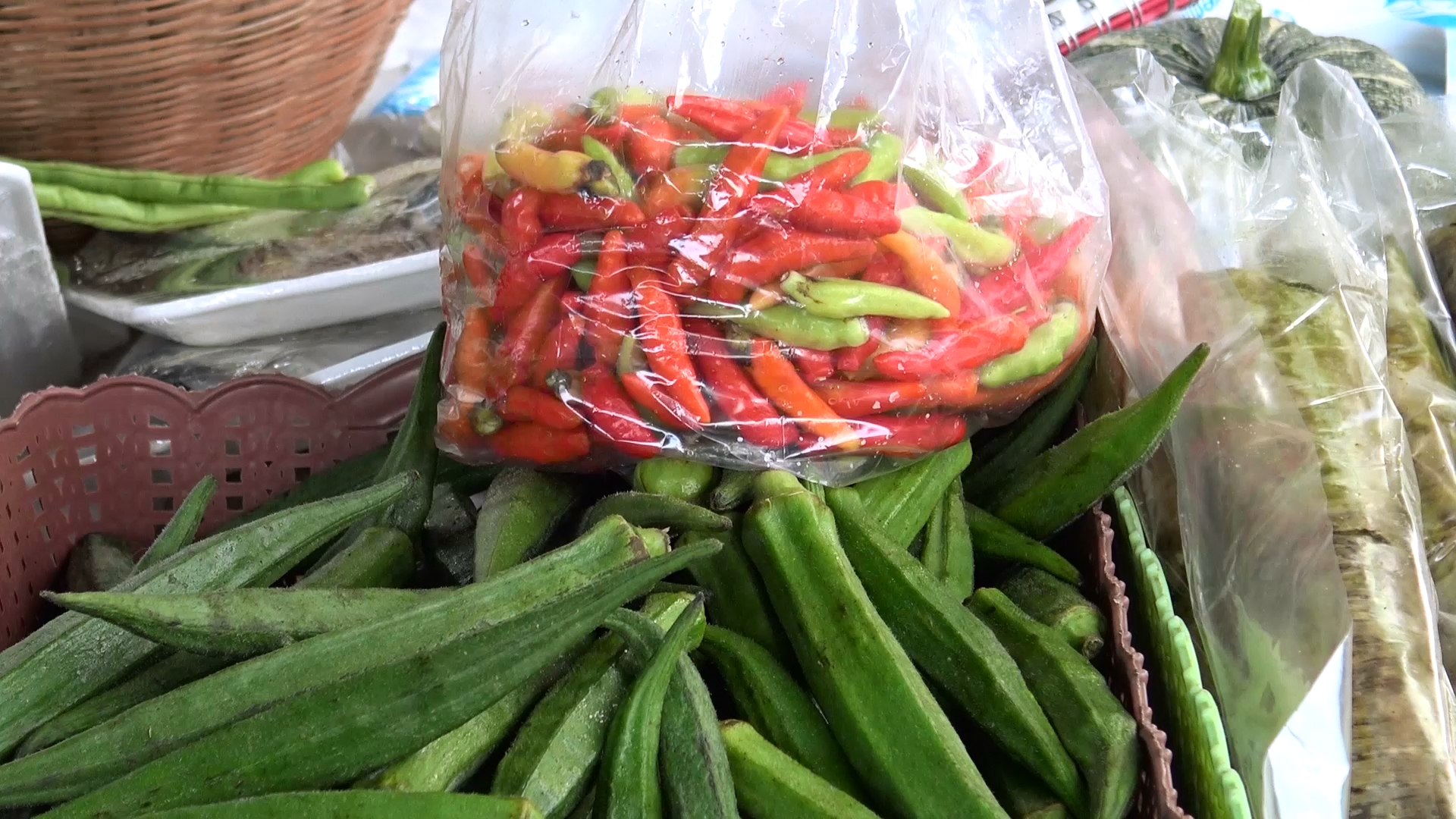 กลุ่มวิสาหกิจชุมชนฯตลาดเกษตรกรสงขลาเผยพริกบ้านกก.200-มะนาวขาดตลาด 