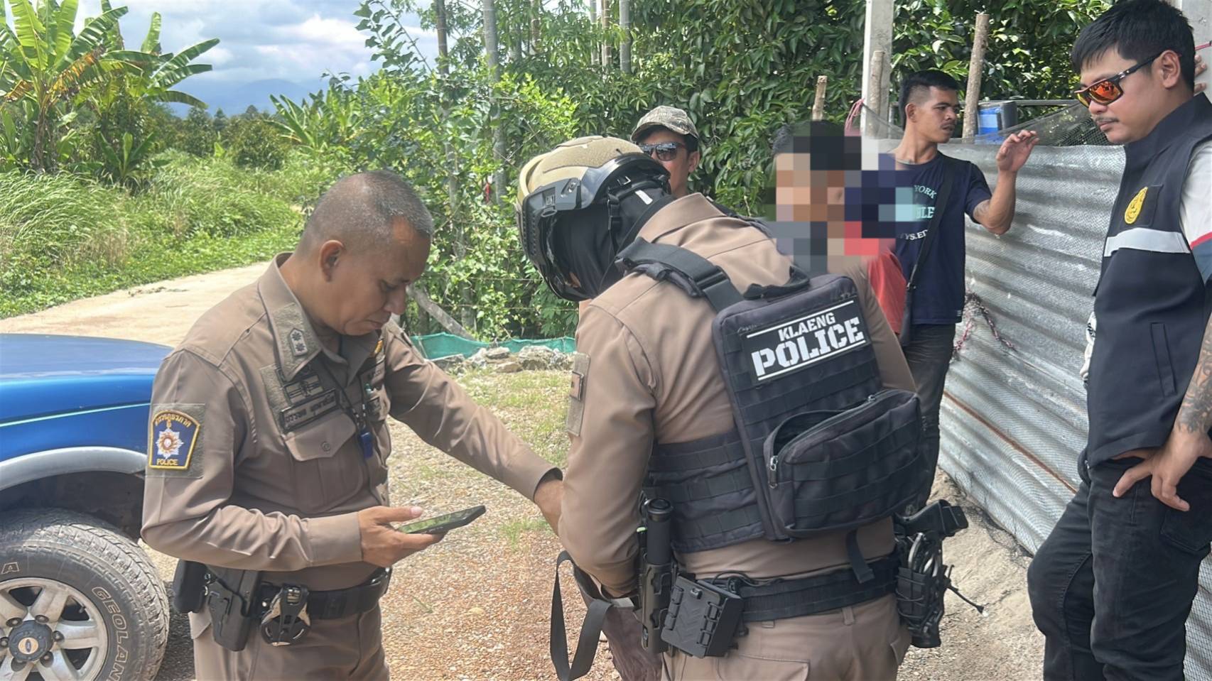 หญิงคลั่งรัก-เมายา ใช้มีดปังตอขู่แฟนสาว-ญาติหวิดดับ ปมคำว่า "เอ็ง" จุดชนวน