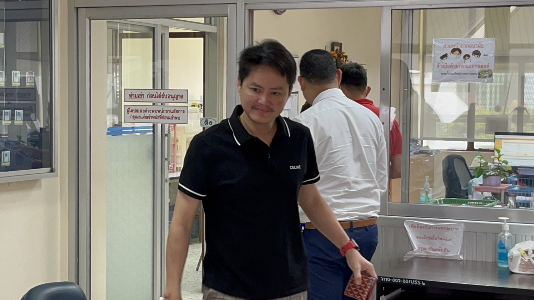 'นอท กองสลากพลัส' พบอัยการฟังคำสั่งคดี หลังตร.ปคบ.ส่งหลักฐานความผิดขายสลากเกินราคา