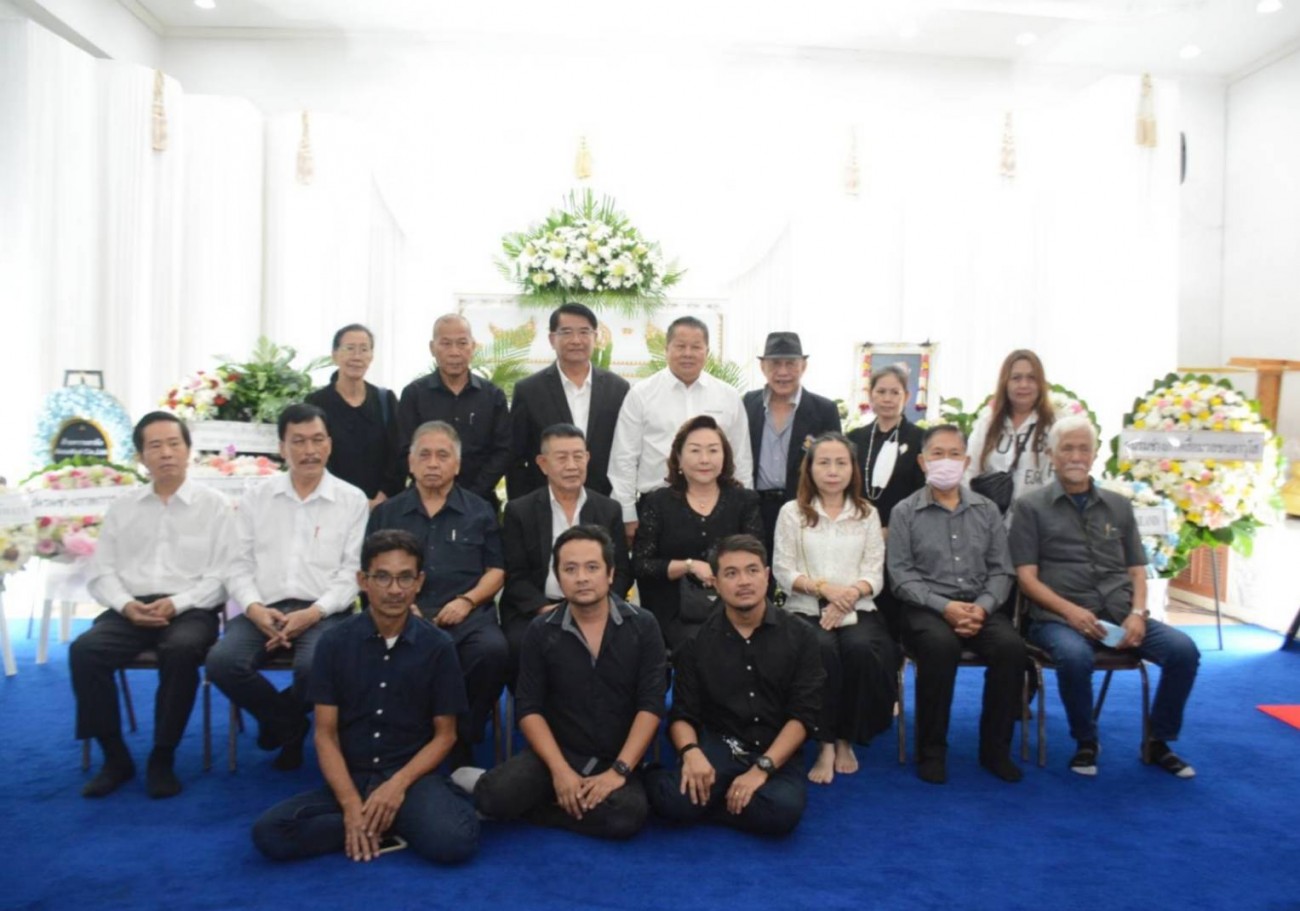 นักข่าว-ช่างภาพรุ่นเก๋าร่วมงานสวดพระอภิธรรมศพคุณประสงค์ สวัสดิชัย อดีตช่างภาพ นสพ.ดาวสยาม