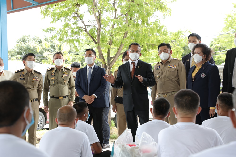 รมว.ยุติธรรม เปิดพิธีปล่อยนักโทษทำงาน"สมุทรปราการโมเดล"รุ่นแรก พร้อมลงนามร่วมผู้ประกอบการ ขอทุกคนตั้งใจพัฒนาตนเอง อย่าหวนกลับมาทำผิดซ้ำ 