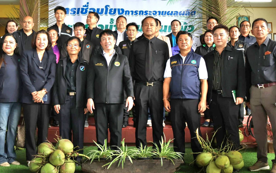 สมุทรสาคร ลุยแก้ปัญหาราคามะพร้าวน้ำหอมตกต่ำ เร่งระบายออกสู่ตลาด 1 ล้านลูก ดันราคาลูกละ5บาท