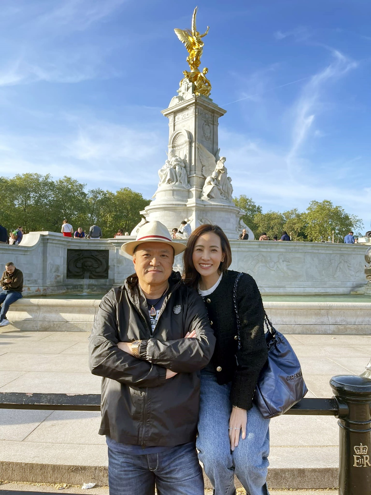 โอ้โหเธอหวานเจี๊ยบ!! "อนุทิน" โพสต์ภาพโชว์สวีท "ดีลเลิฟไม่ใช่ดีลลับ @ London"