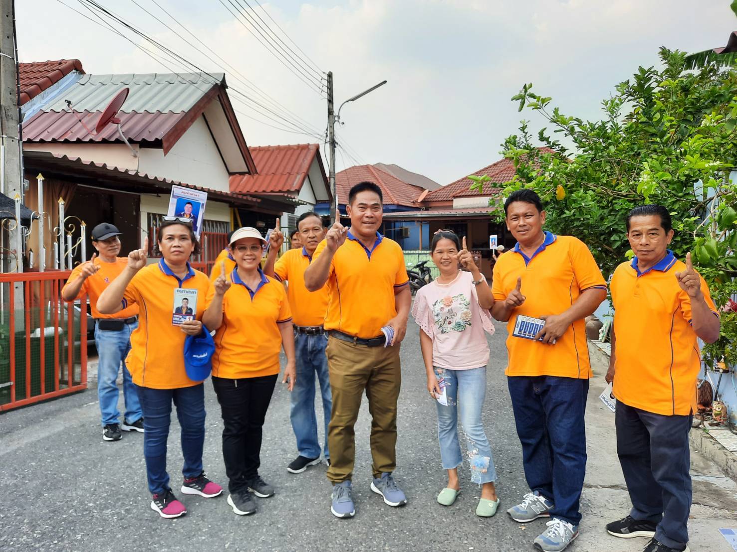 "เสธคัด" ไหว้ขอแรงใจจากคนตำบลท่าศาลา ช่วยเลือกคนบ้านเดียวกันเข้ามารับใช้พัฒนาบ้านเรา