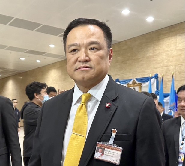 "อนุทิน" บอกรู้สึกดี 2 นายกฯ หารือส่งมอบงาน ลดความขัดแย้ง  "ภท." แจ้งรายชื่อรมต.ให้ พท. แล้ว 