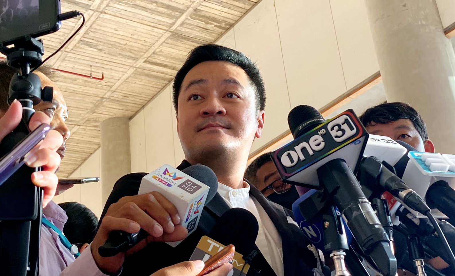 "หมออ๋อง" ลั่นไม่ลาออกเก้าอี้รองประธานสภา ชี้งานนิติบัญญัติเป็นเอกเทศไม่อยู่ใต้อาณัติใคร เมินเสียงวิจารณ์ชี้เป็นเรื่องเล็ก
